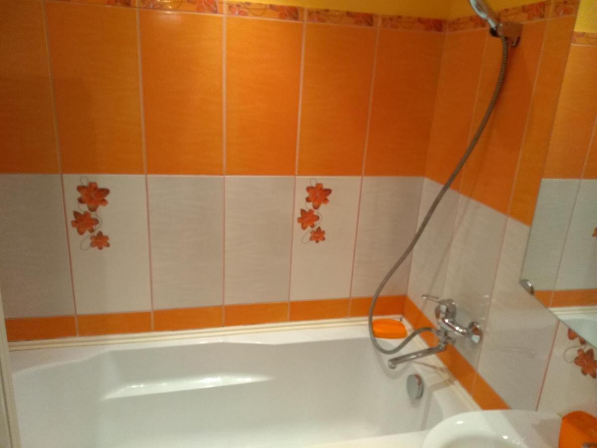 Brivibas 25 Apartamenti Вентспилс Екстериор снимка